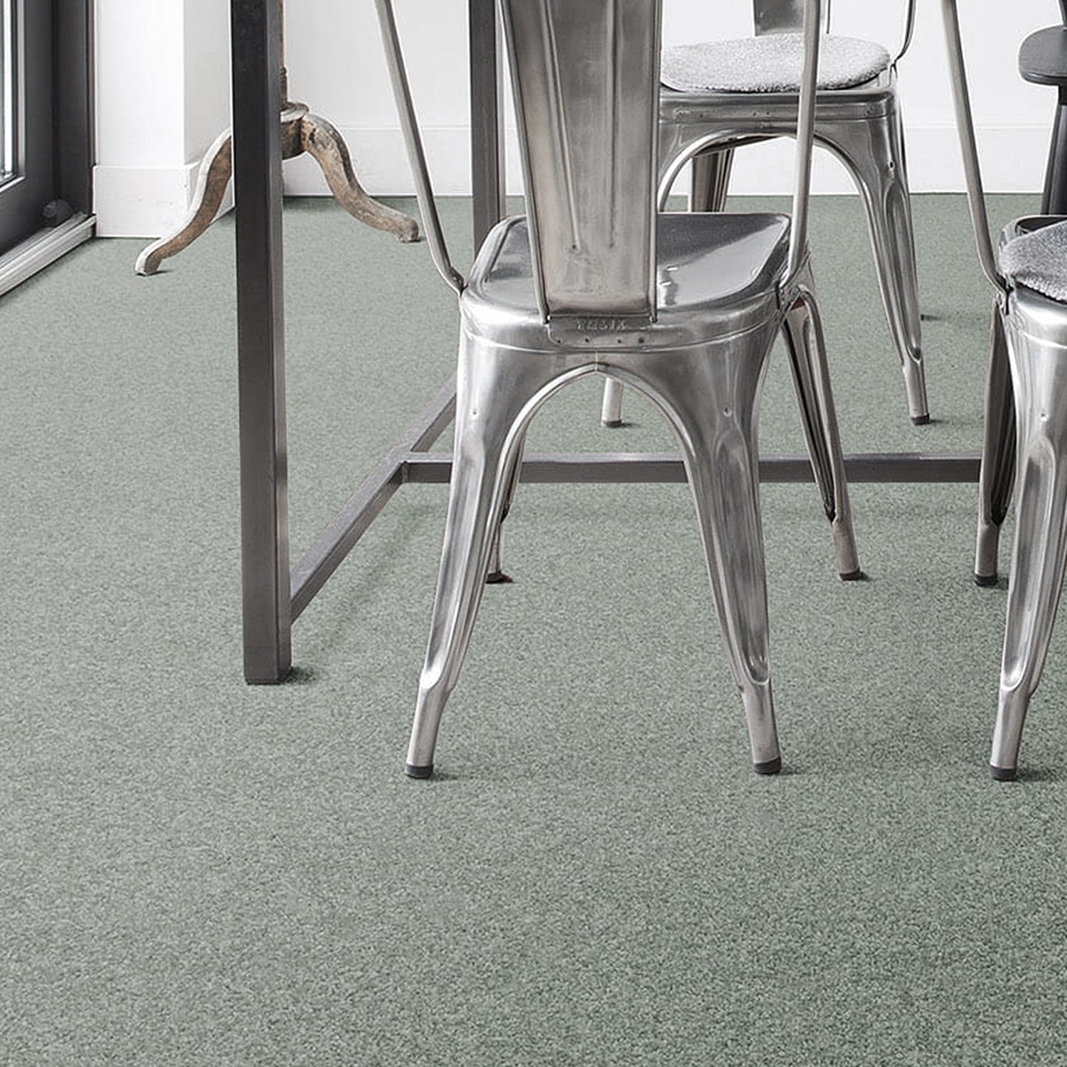 Associated Weavers Invictus Cassius Saxony Carpet