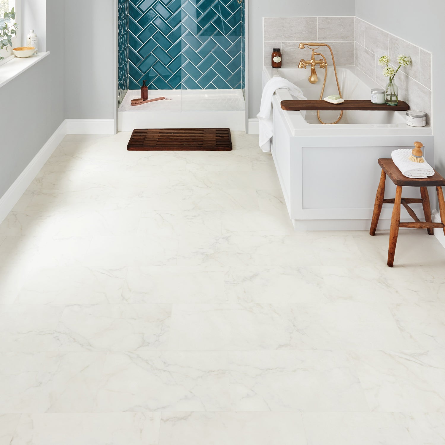 Karndean Knight Tile Gluedown LVT Flooring in Frosted Marble ST26 - 3.34m2 Full Pack