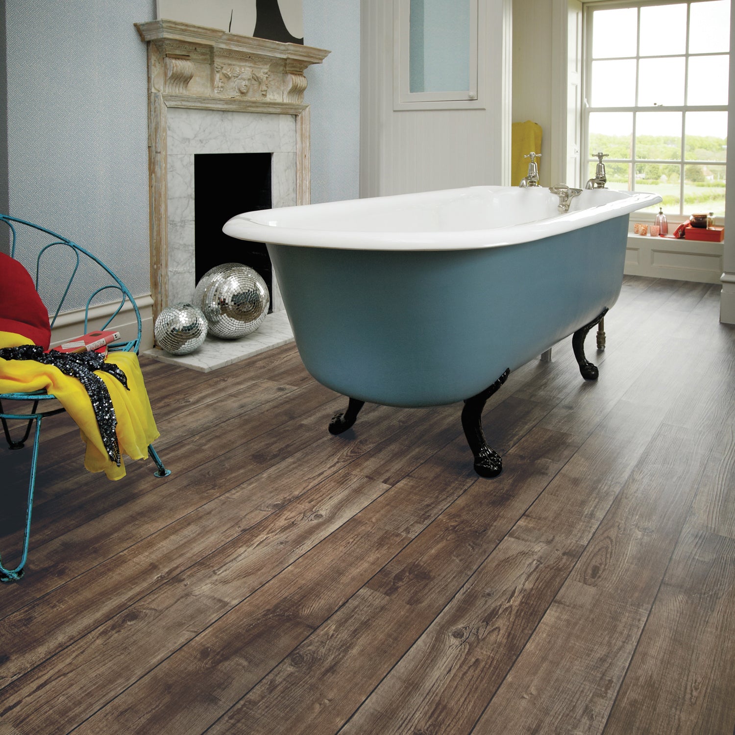Karndean Knight Tile Gluedown LVT Flooring in Mid Worn Oak KP103 - 3.34m2 Full Pack