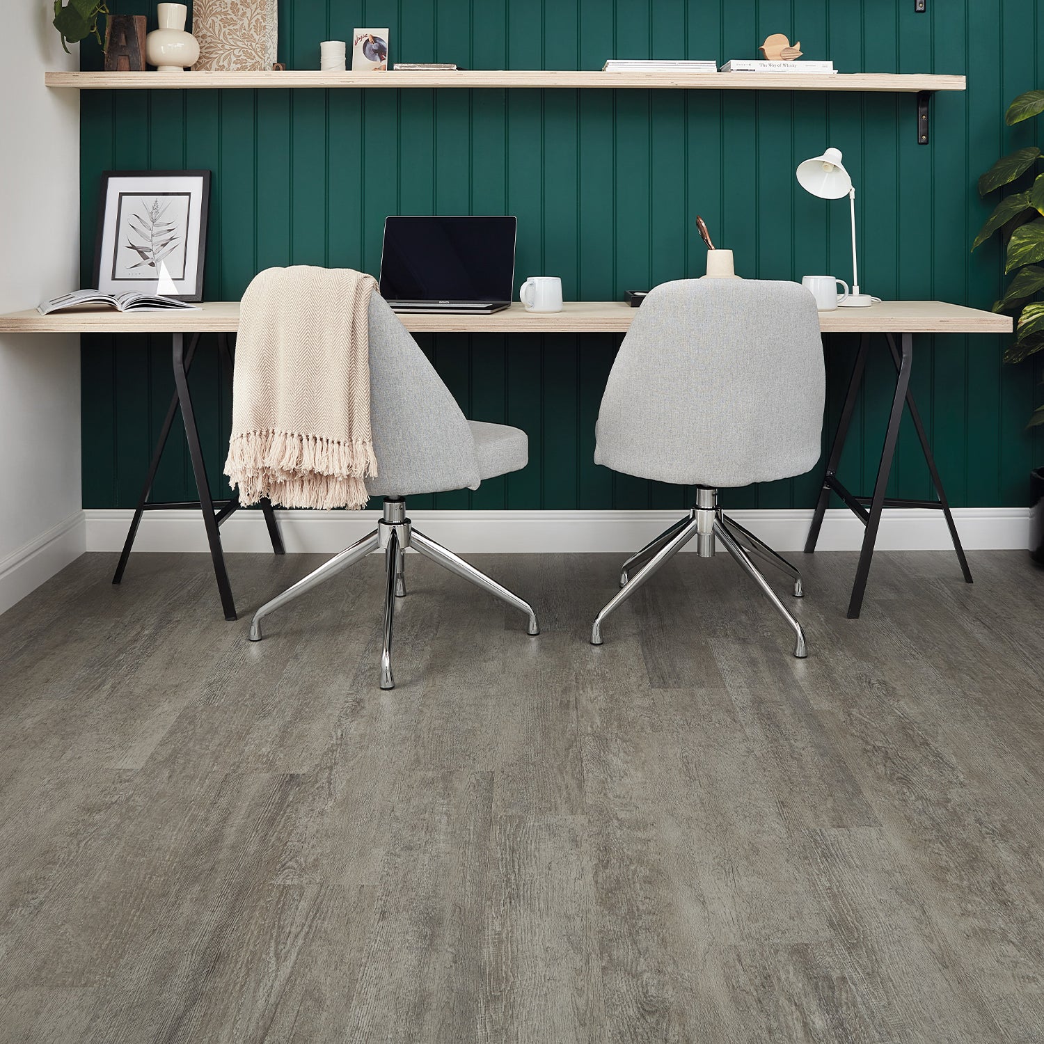 Karndean Knight Tile Gluedown LVT Flooring in Quayside Oak KP148 - 3.34m2 Full Pack