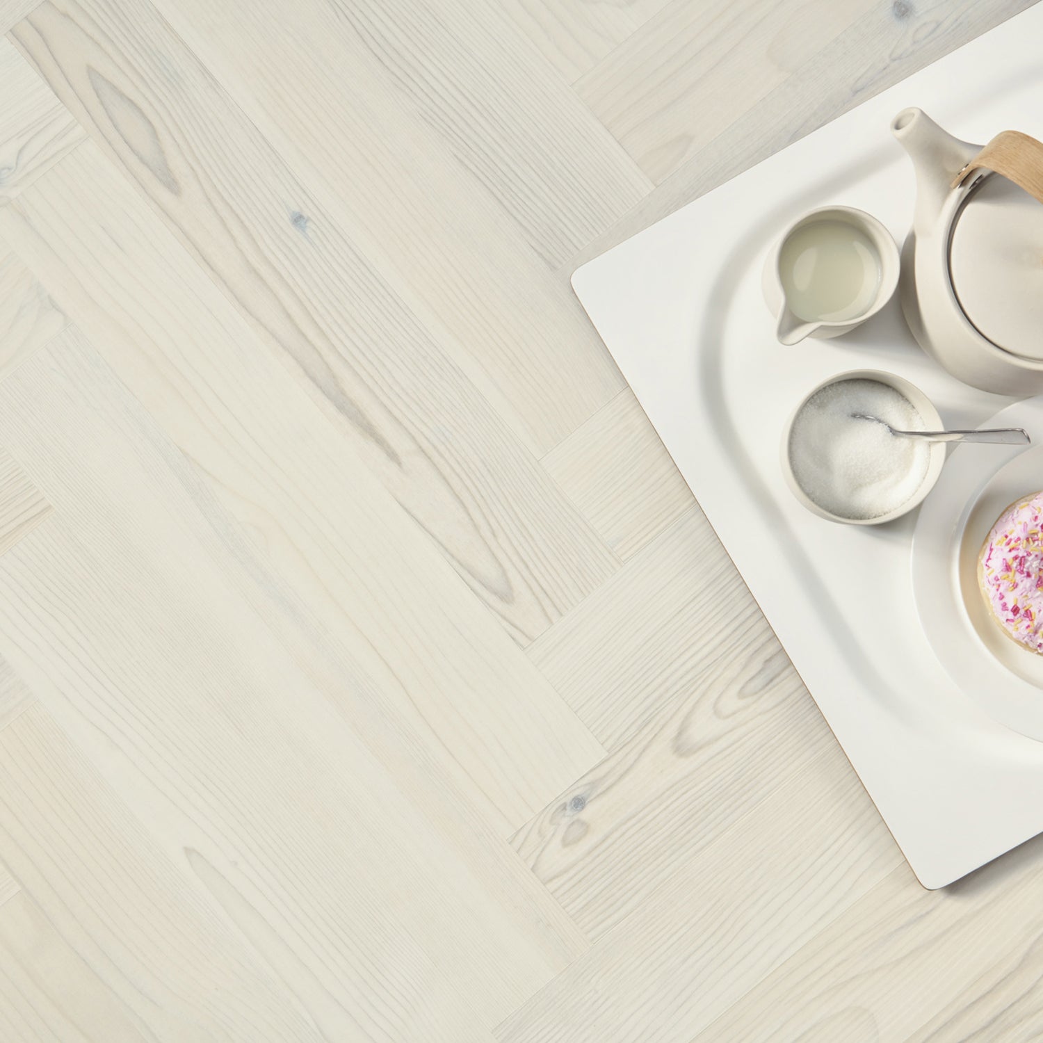 Karndean Knight Tile Gluedown LVT Flooring in Washed Scandi Pine Herringbone SM-KP132 - 3.34m2 Full Pack