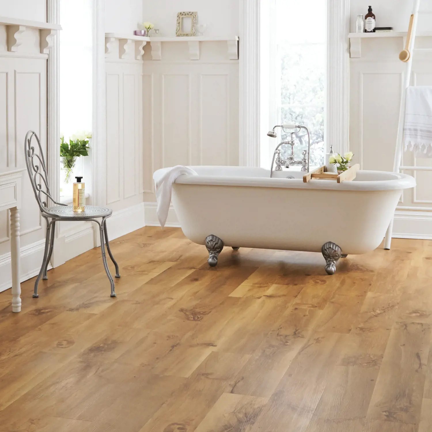Karndean Van Gogh Gluedown LVT Flooring in Auckland Oak VGW52T - 3.25m2 Full Pack