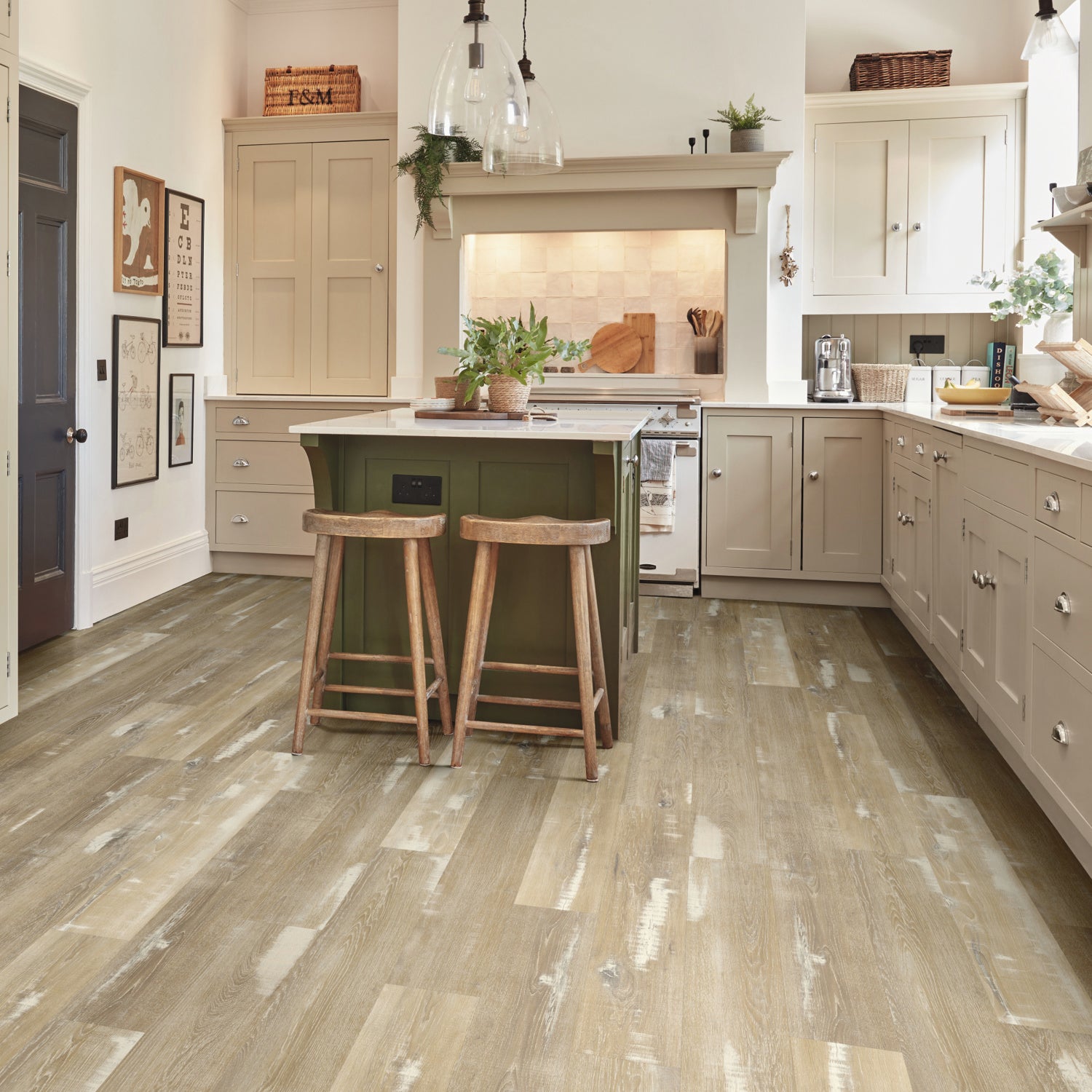 Karndean Van Gogh Gluedown LVT Flooring in Blond Farmhouse Oak VGW136T - 3.25m2 Full Pack