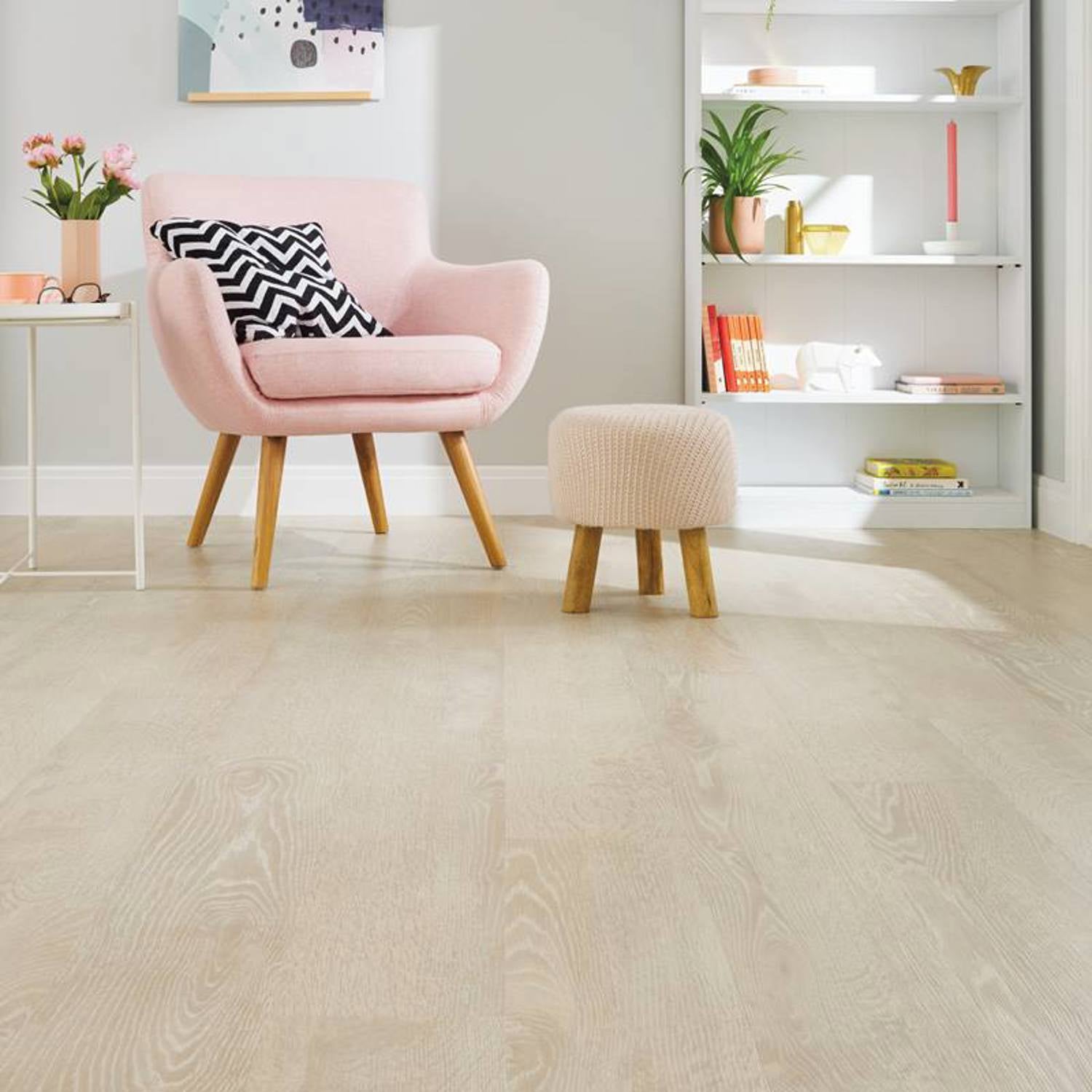 Karndean Van Gogh Gluedown LVT Flooring in Blush Oak VGW107T - 3.25m2 Full Pack