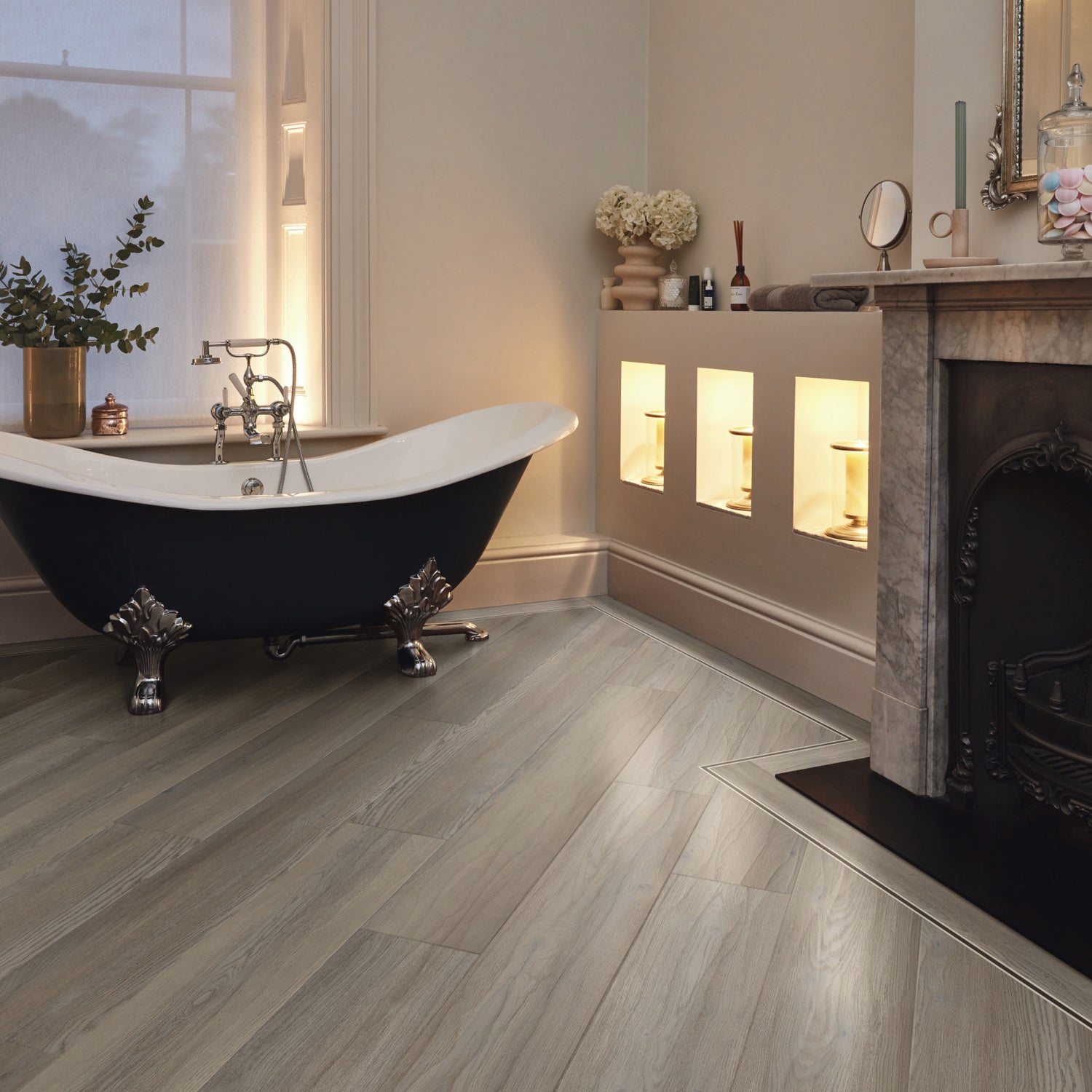 Karndean Art Select Gluedown LVT Flooring in Bellota Oak RL27 - 3.25m2 Full Pack