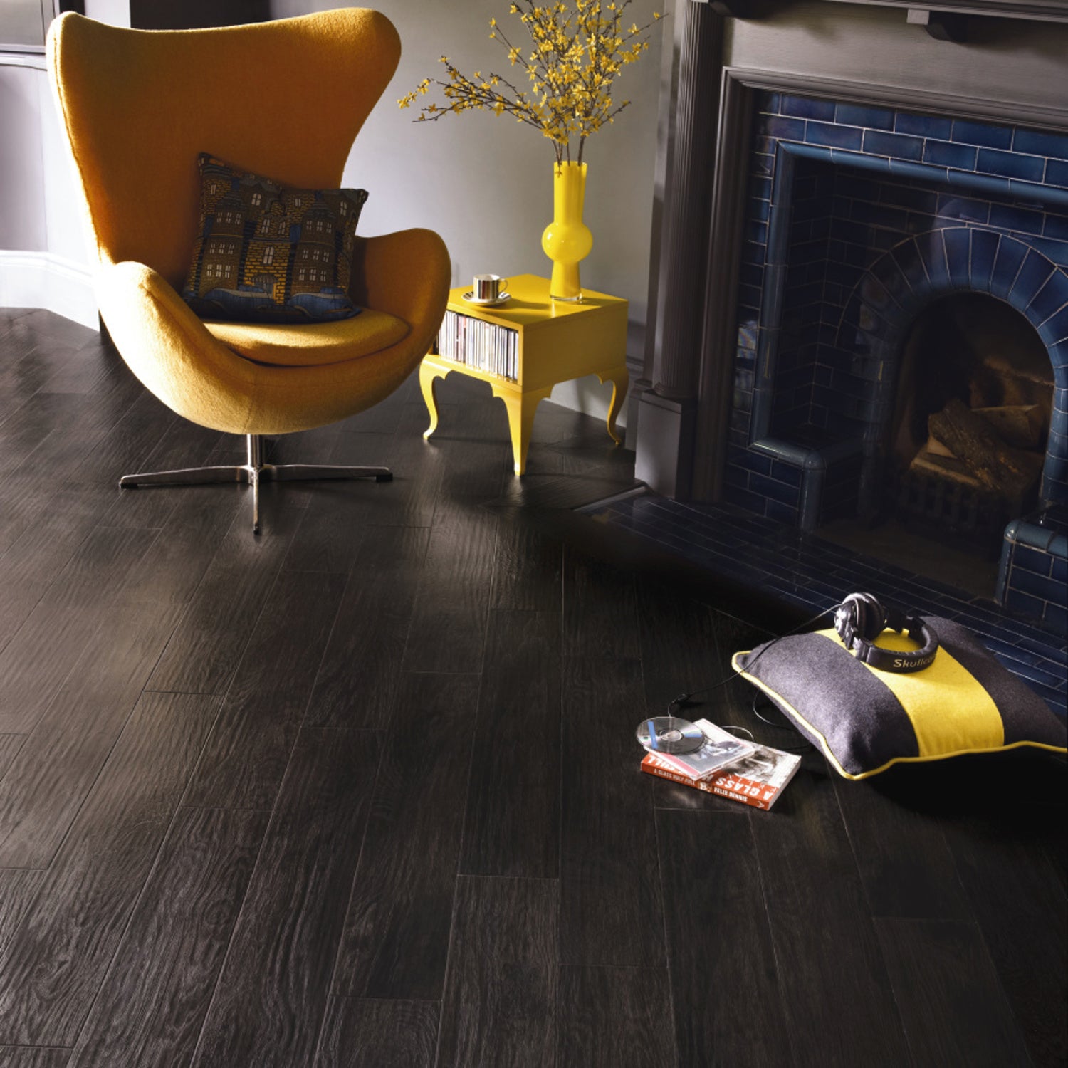 Karndean Art Select Gluedown LVT Flooring in Midnight Oak HC06 - 3.34m2 Full Pack