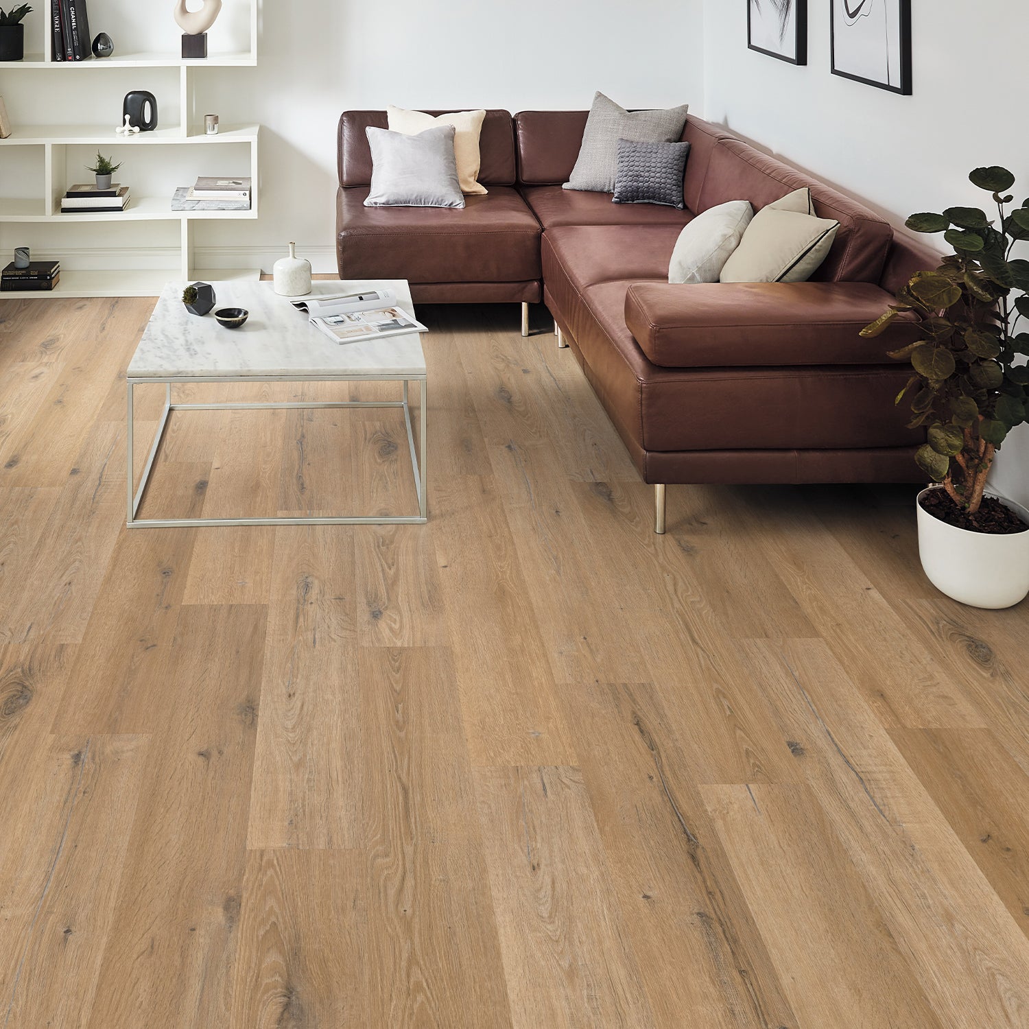 Karndean Knight Tile Gluedown LVT Flooring in Natural Character Oak KP145 - 3.34m2 Full Pack