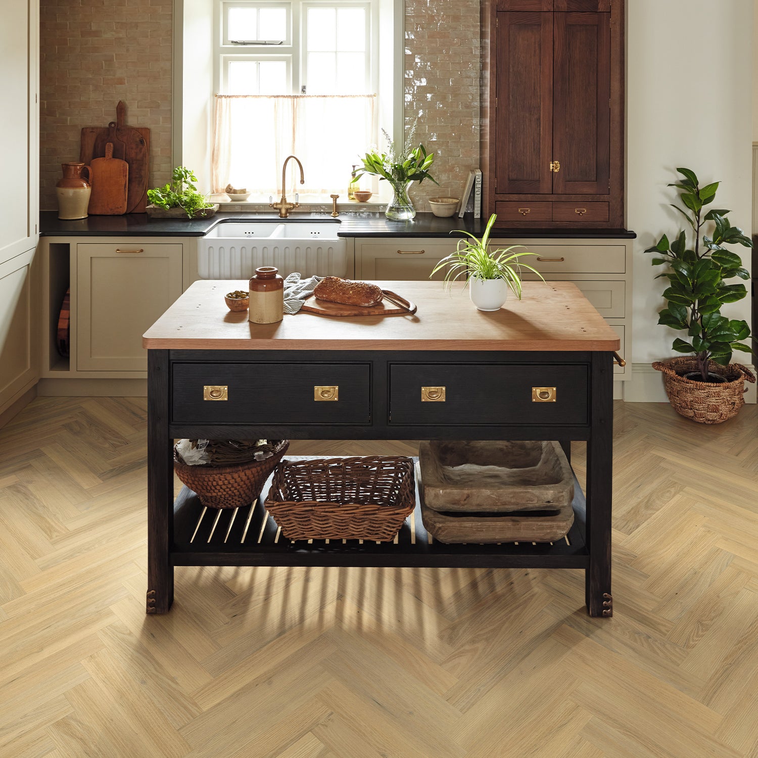 Karndean Knight Tile Gluedown LVT Flooring in Wells Acacia Herringbone SM-KP160 - 3.34m2 Full Pack