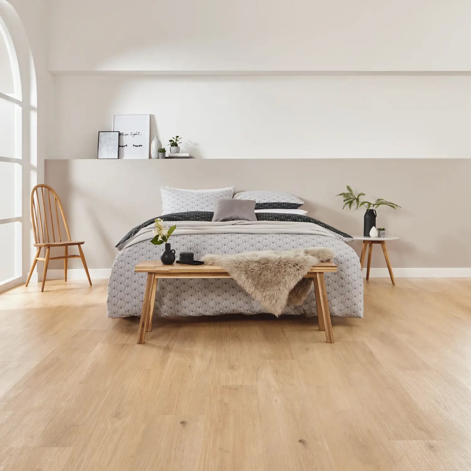 Karndean Van Gogh Gluedown LVT Flooring in Canadian Nude Oak VGW8117 - 3.25m2 Full Pack
