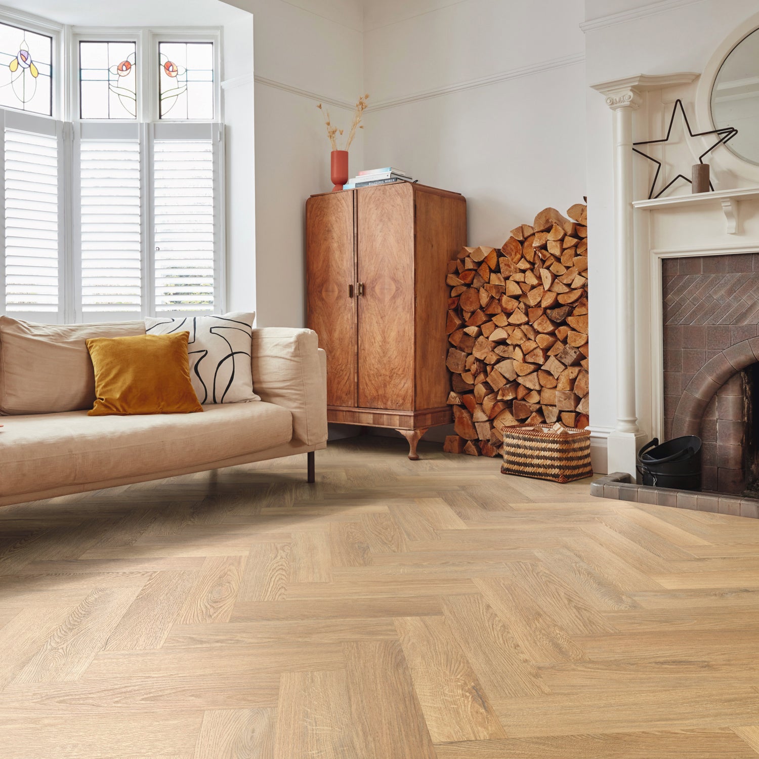 Karndean Van Gogh Gluedown LVT Flooring in Croftmore Oak Herringbone SM-VGW8240 - 3.34m2 Full Pack