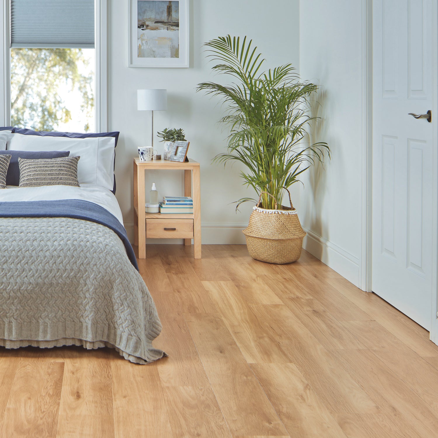 Karndean Van Gogh Gluedown LVT Flooring in French Oak VGW85T - 3.25m2 Full Pack