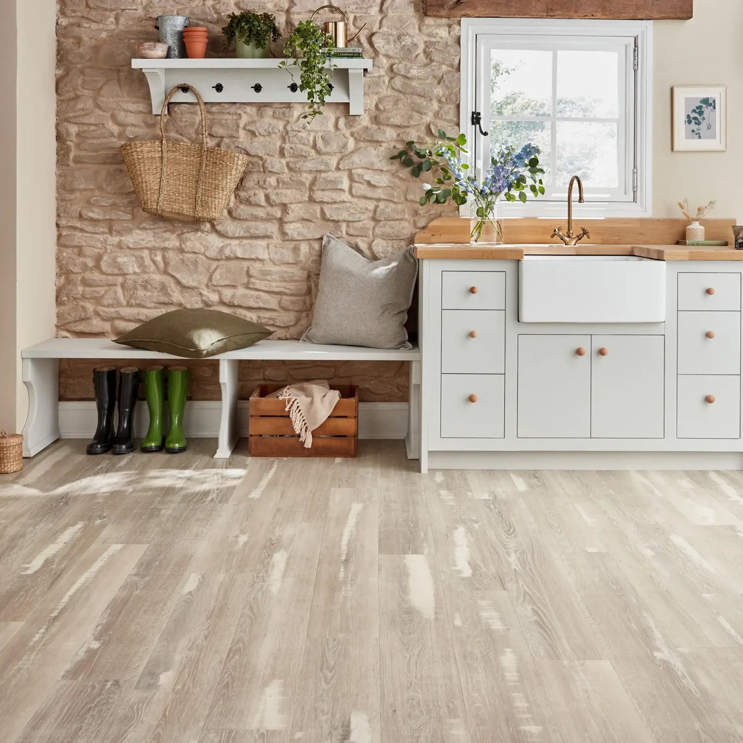 Karndean Van Gogh Gluedown LVT Flooring in Silver Farmhouse Oak VGW137T - 3.25m2 Full Pack