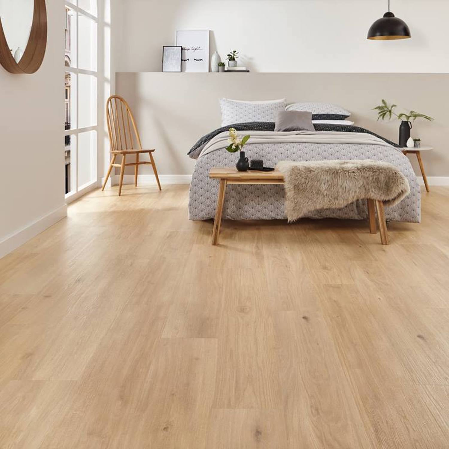 Karndean Van Gogh Rigid Core LVT Flooring in Canadian Nude Oak RKP8117 - 3.2m2 Full Pack