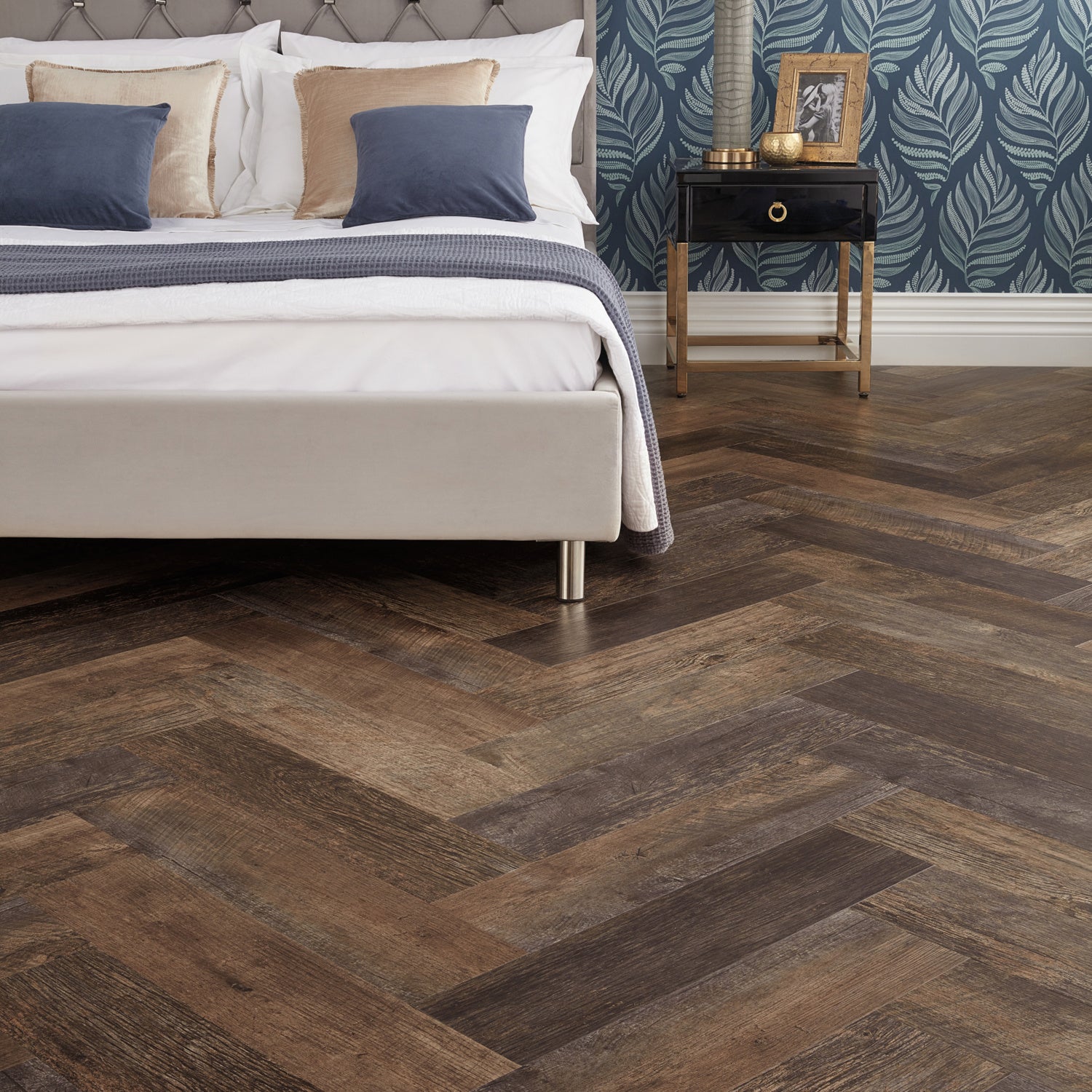 Karndean Van Gogh Rigid Core LVT Flooring in Salvaged Barnwood Herringbone SM-VGW123T-RKP - 3.01m2 Full Pack