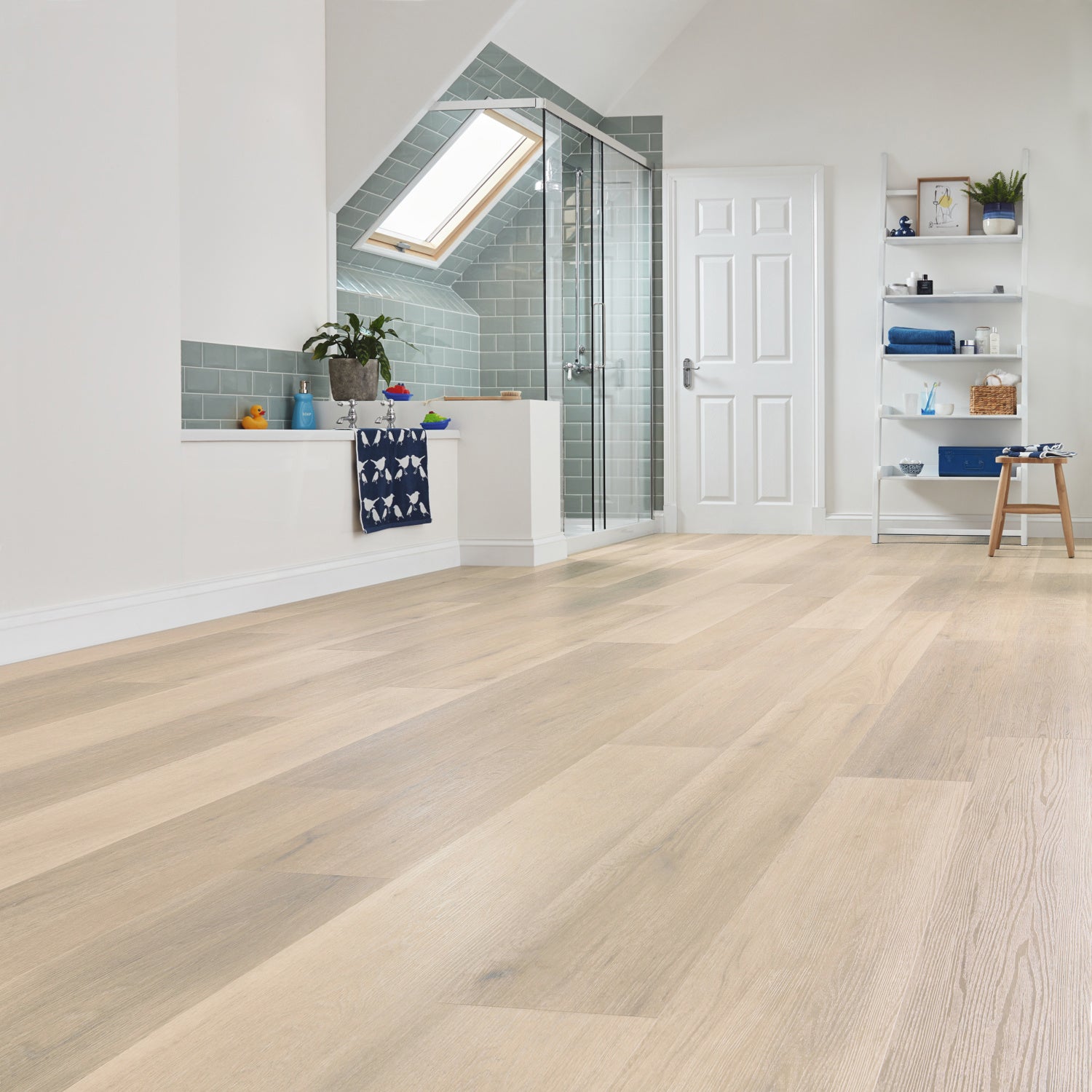 Karndean Van Gogh Rigid Core LVT Flooring in Texas White Ash RKP8105 - 3.2m2 Full Pack